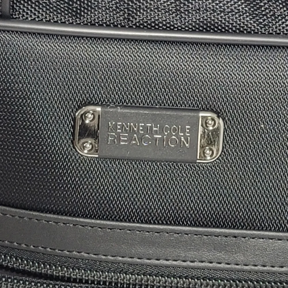 KENNETH COLE REACTION LAPTOP CASE TOP ZIP